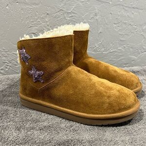 🔥🔥 Girls' Koolaburra by UGG Koola Star Sequin Mini Suede Boots tan/purple Sz 5